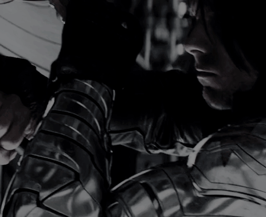 brooklynnbros:  a very important and very necessary gifset of bucky’s arm doing