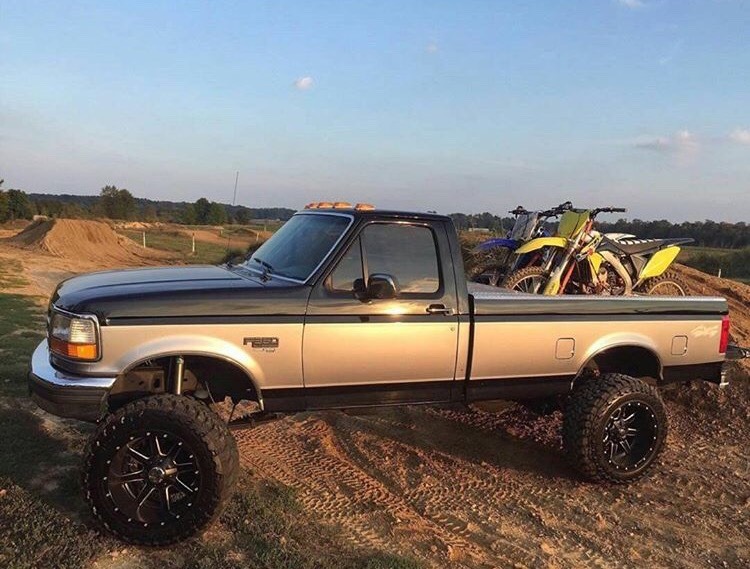 "on the back of a ford truck tailgate"🇺🇸🤘🏼😈💁