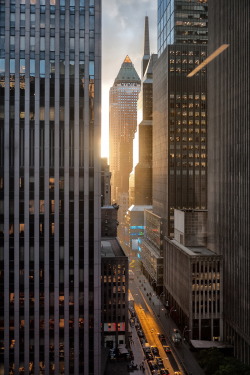 r2–d2:  NY Sunset by (Jim Keen) 