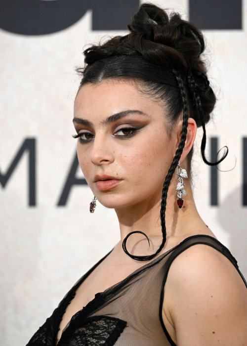 picsforkatherine:Charli XCX at the amfAR Gala