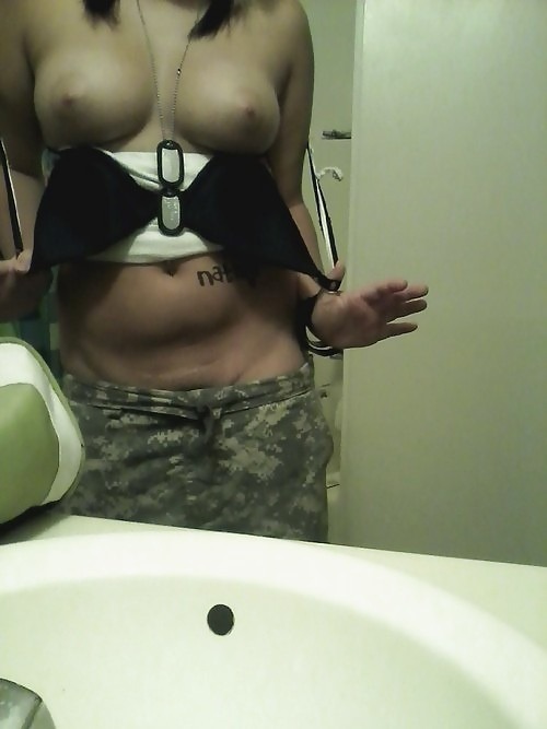 armysluts:  Dog tag tittys