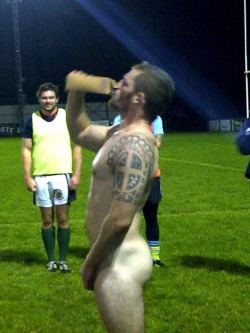 rugbyplayerandfan:  Rugby players, hairy