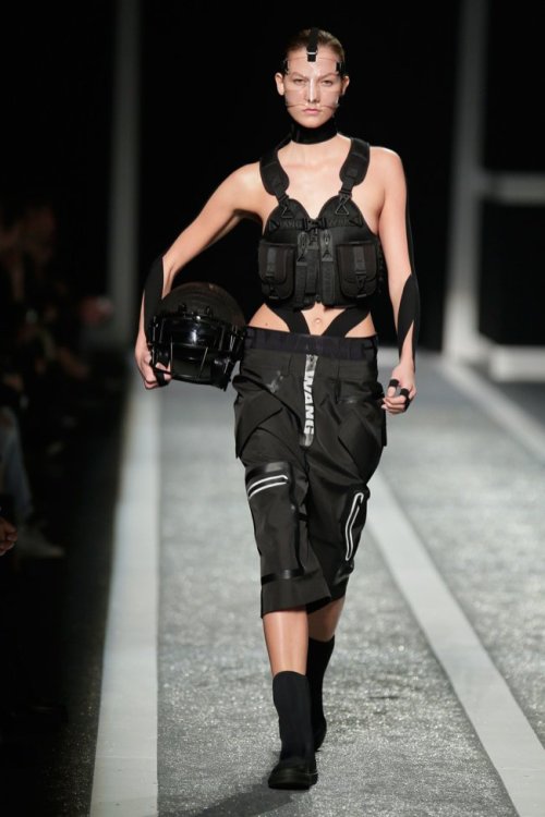 e–waste:  im very behind on fashion