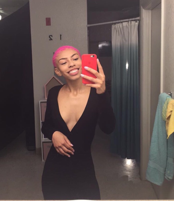 ksteazy:just me being a classy bubblegum wrapper.