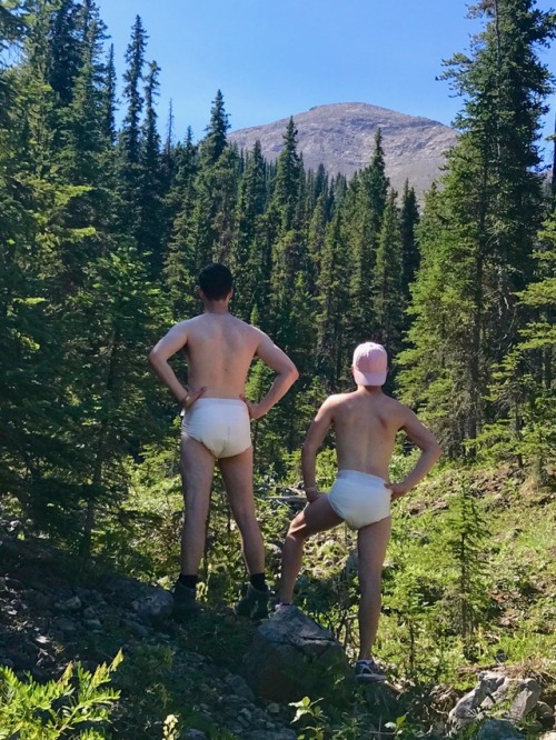 polaris1fan: chillinginmydiaps: Somewhere in the Canadian Rockies with @diaperedhipster #diaperedhik
