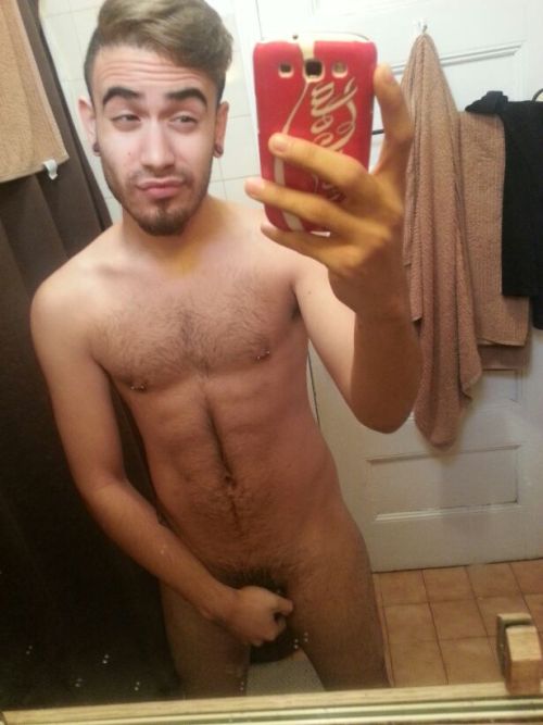fuckyeaimgay:  Constant Gay Porn - Follow for more 