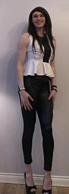 iakeltg:  Black And White Peplum Outfit