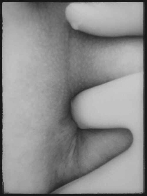 shizzler: black-and-white-erotic-art:  Explore…  Mmmmmm… 