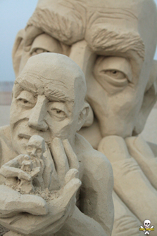 odditiesoflife:  Infinity This amazing sand sculpture won first place at the Hampton