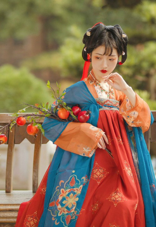 hanfugallery:chinese hanfu by 呱兮兮_