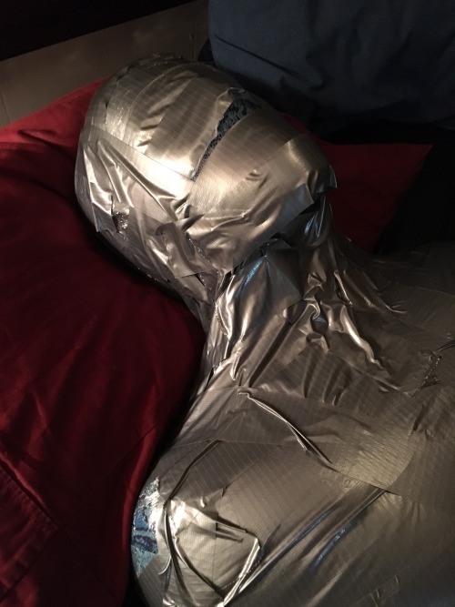 https://lovetapebondage.tumblr.com/post/141132230521