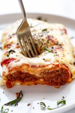 guardians-of-the-food:  Easy Lasagna Stuffed Burritos 