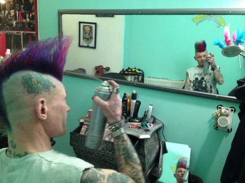 fuckyeahpsychobillyboys:  Sparky at Go Go’s Hair Effects
