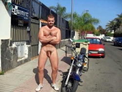 naked-males:  nudists-and-exhibitionists