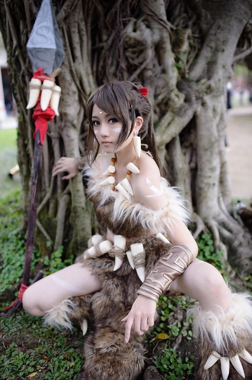 cosplayhotties:  awesome nidalee cosplay (if you know who the cosplayer is please