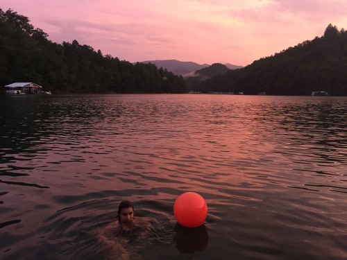 Some sun, some rain, fast fun (on the water and high altitude mountain roads) and a lift that just didn’t cut it. Oh well, we know have a jet ski lift instead of a boat lift. Lake life goes on…