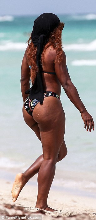 charlibal:  This is how you wear a BIKINI Thickness101