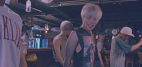 View | In which Jonghyun is so sexy and upsetting me.