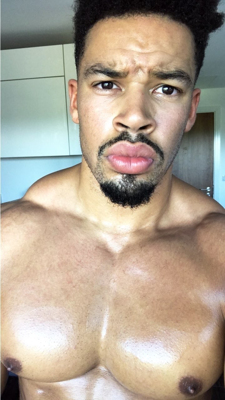 michealg87:  BLESSED EVERYWHERE arranaro….  HE CUTE AF….  LIPS,  ASS,  BODY AND