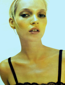 furples:  W April 1996&ldquo;So Nonchalant&rdquo;Model: Kate MossPhotographer: Satoshi Saikusa 