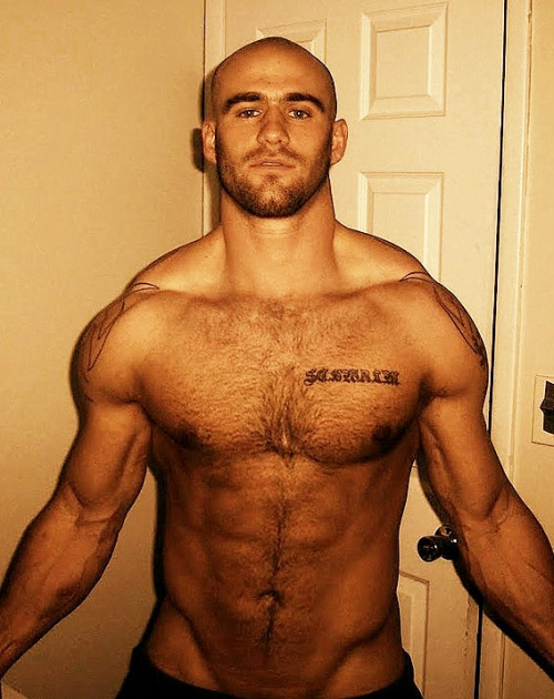 alphahunksandstuds:  Casual gay hookups: http://bit.ly/29iv0EN