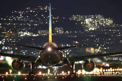 Airplane on We Heart It http://weheartit.com/entry/83061875/via/Joshi_Sa