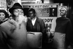 le-narrateur:Drummer Elvin Jones outside Birdland, Manhattan, New York City. https://painted-face.com/