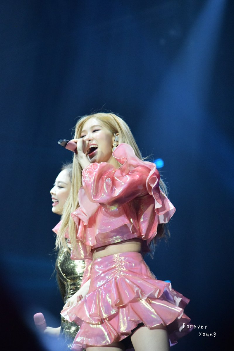 BLACKPINK-NEWS — 190202 Rosé @ IN YOUR AREA Tour in Manila Forever...