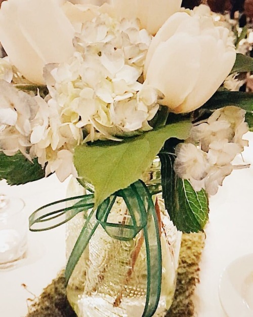 Simple but pretty #eyeballgala #decor #centerpiece #flowers #masonjar #lovely #simple #pretty #fresh