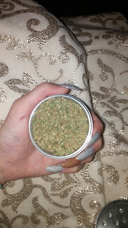 Porn photo thestoneroftheshire:  Full grinder 😍💚