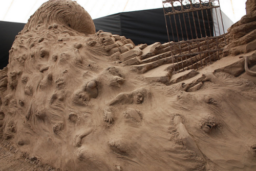 Sex sixpenceee:  These Dante’s Inferno sand sculptures are pictures