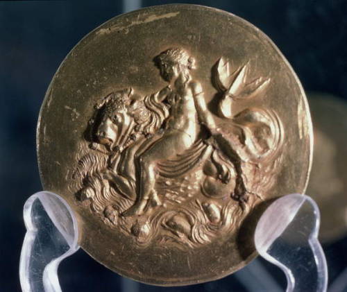 pelusian: Europa riding a bull Gold Medal for the Olympic Games depicting Europa riding a bull. Gree