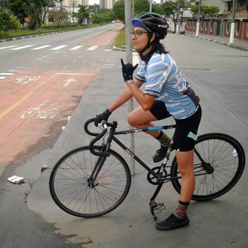 fixiegirls:Repost: @sigaianca:48x14 - minha nossa que vrumm #fixedgear #fixedgirls #fixiegirls #bike