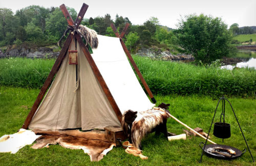 voiceofnature:Medieval and viking fair at Sunnmøre Middelalderfestival, Norway. So happy this is finally happening in my area. New blog entry here!