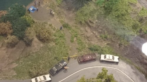 highlandvalley:  一見、普通の鉄道ジオラマだけど… 「し、死んでる！！」https://twitter.com/paramilipic/status/859382120648552448