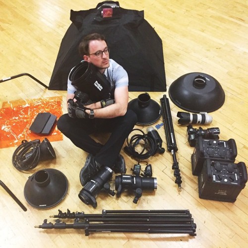 alexiscuarezma:  Put @profotoglobal & @chimeralighting to use today for 9hrs. 6 lights, 6 locations w/ @ashleydpfaff . @bayphotoassistant is awesome!! He’s holding one of my favorite mods from Profoto, a Hardbox! I think he loves it too, ha! Here’s