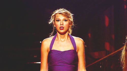 sophaylavender:When your OTP touch…When your NOTP touch…