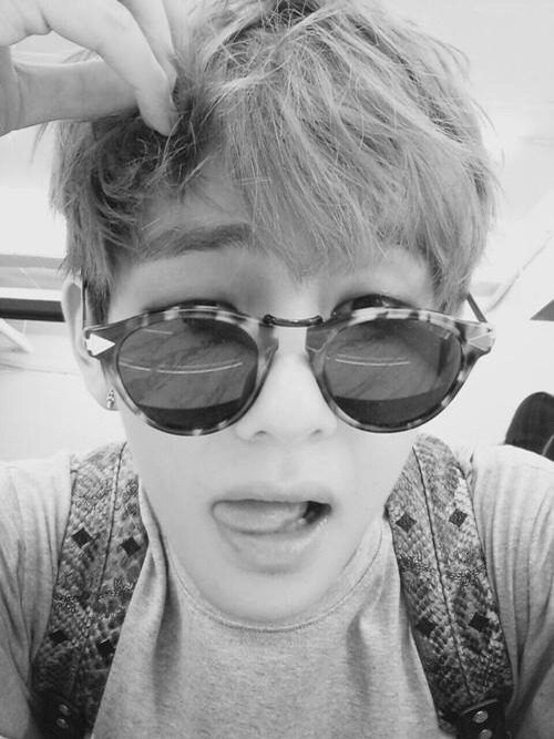 c-hunji:  BTS Selcas » V