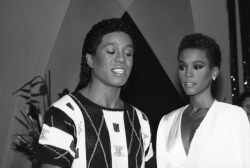 lebritanyarmor:  moetandjustice:  2othcentury:  Jermaine Jackson and Whitney Houston, 1984   Whitney with short hair is something serious. My God.   ^ seriously!