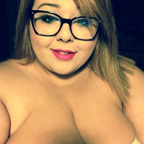 sweetadelinebbw:  In case you didn’t know, adult photos