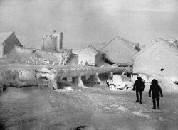 Peter Stackpole - Brutal weather atop New