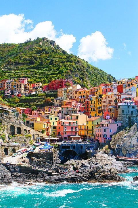 Riomaggiore - Italy #travel #beautiful #viajes #vacaciones #vacations #photo #peru #Blog #viajeros