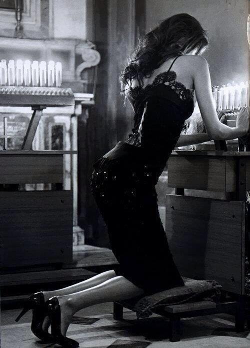 Oscura dama&hellip;.
