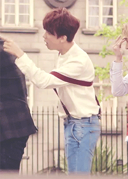 yongja-e:  Youngjae’s suspenders slipping off his shoulders T_T 