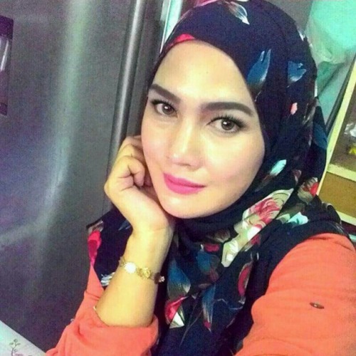 kakisharee: Siti Mahana 40 Janda JB.. nak gambar panas dia Reblog banyak2..Nanti kita upp..