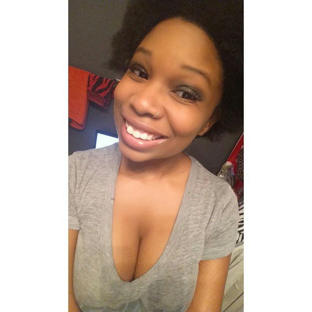 queenafro-dite:  I attempted makeup again :) #me