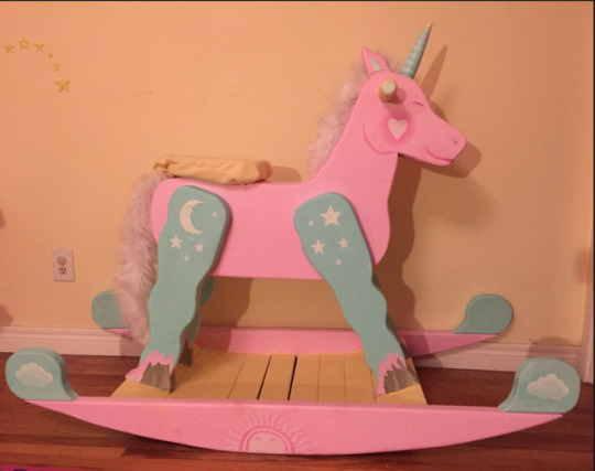 foreverlittle:  Rocking on the awesome unicorn my friend made