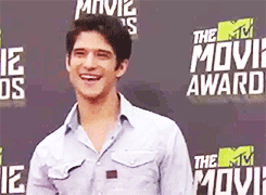 tennantes:  Tyler Posey arrives at the MTV Movie Awards. 