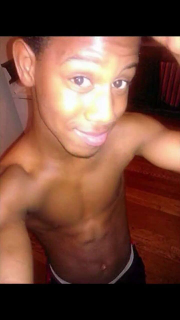 marc87jcob:  This Lil nigga got A PRETTY DICK AND HE IS CUTE AF DICK LOOK TASTY 😋