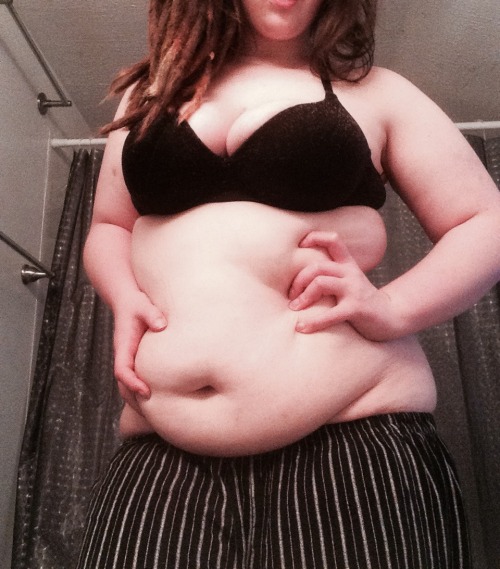 bigcutie-willow:  I’m getting very soft, all over. My belly is finally getting to the point where it’s not very flat all the time. I’m growing out of a lot of my clothes, shirts will fit in the morning, and after eating my belly will poke out of